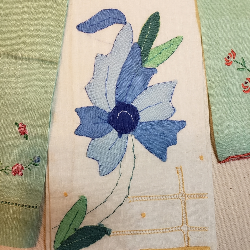3 vintage linen tea towels - Picture 6 of 7